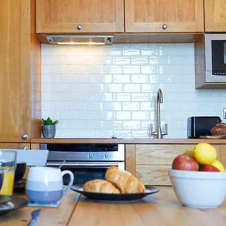 17, The Moorings - Stunning Sea Views 法利