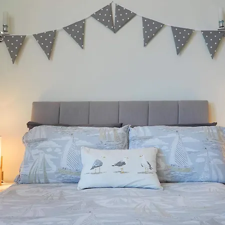 17, The Moorings - Stunning Sea Views 法利